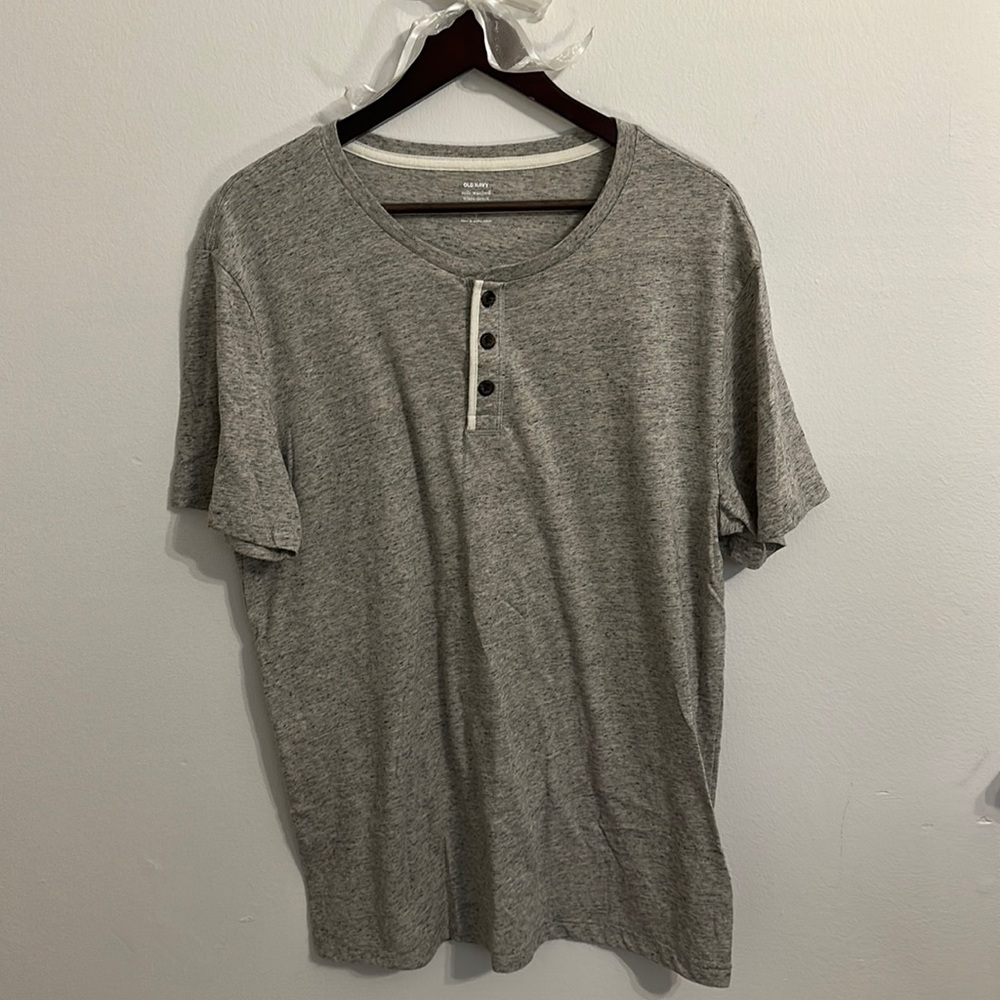 Old Navy • men’s henley